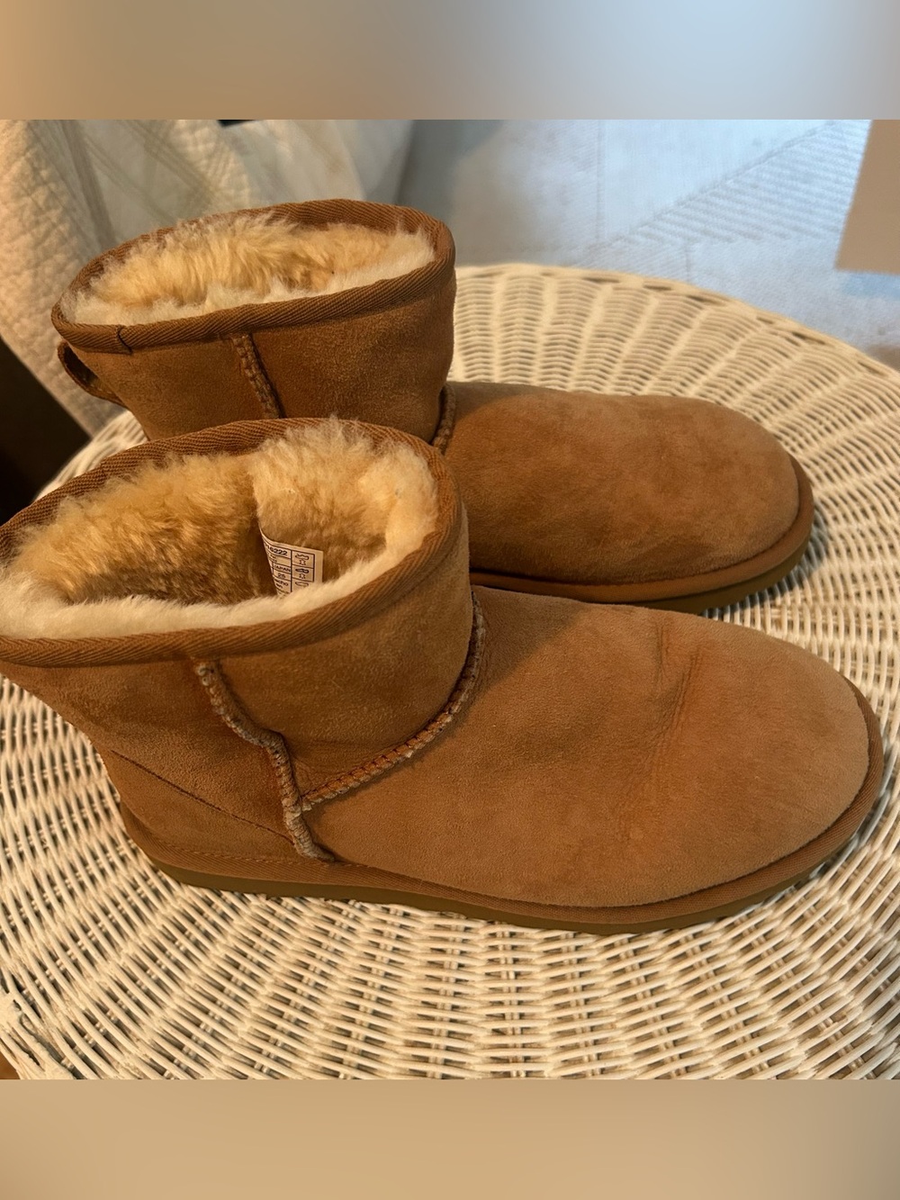 ✨ Authentic UGG Classic Mini II Boots (Size EU 39 / US 8)